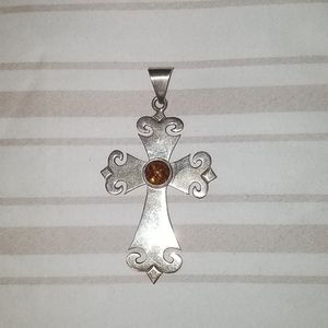 Sterling silver cross pendant